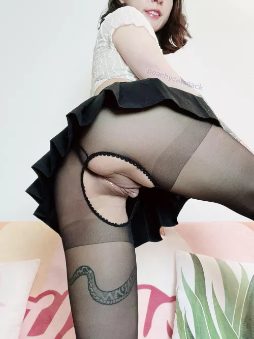 Kiss me on the lips (or the clit)! 😋