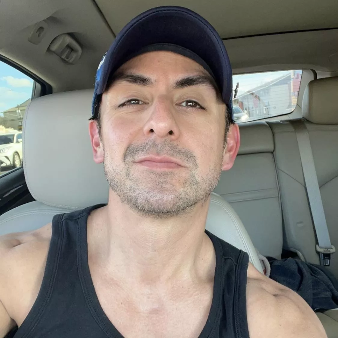 Look in that mirror and remind yourself how f*cking awesome you are!! Happy humpday, y’all!!