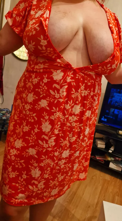 My cleavage is a bit too big sometimes