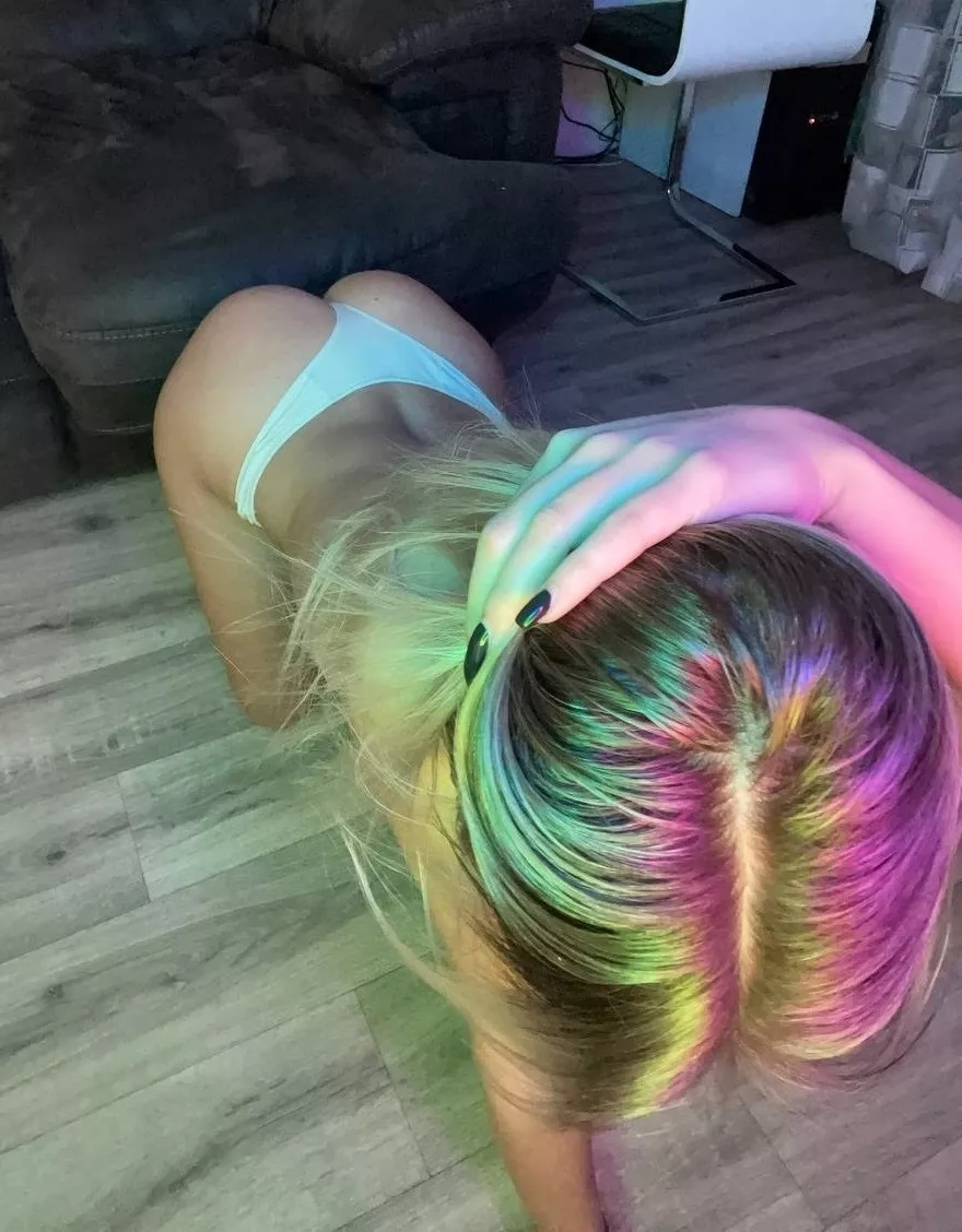 My underwear would look so much better lying near your bed 😏[f]