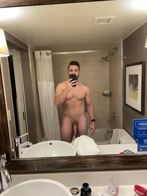 Obligatory hotel mirror pic 😈
