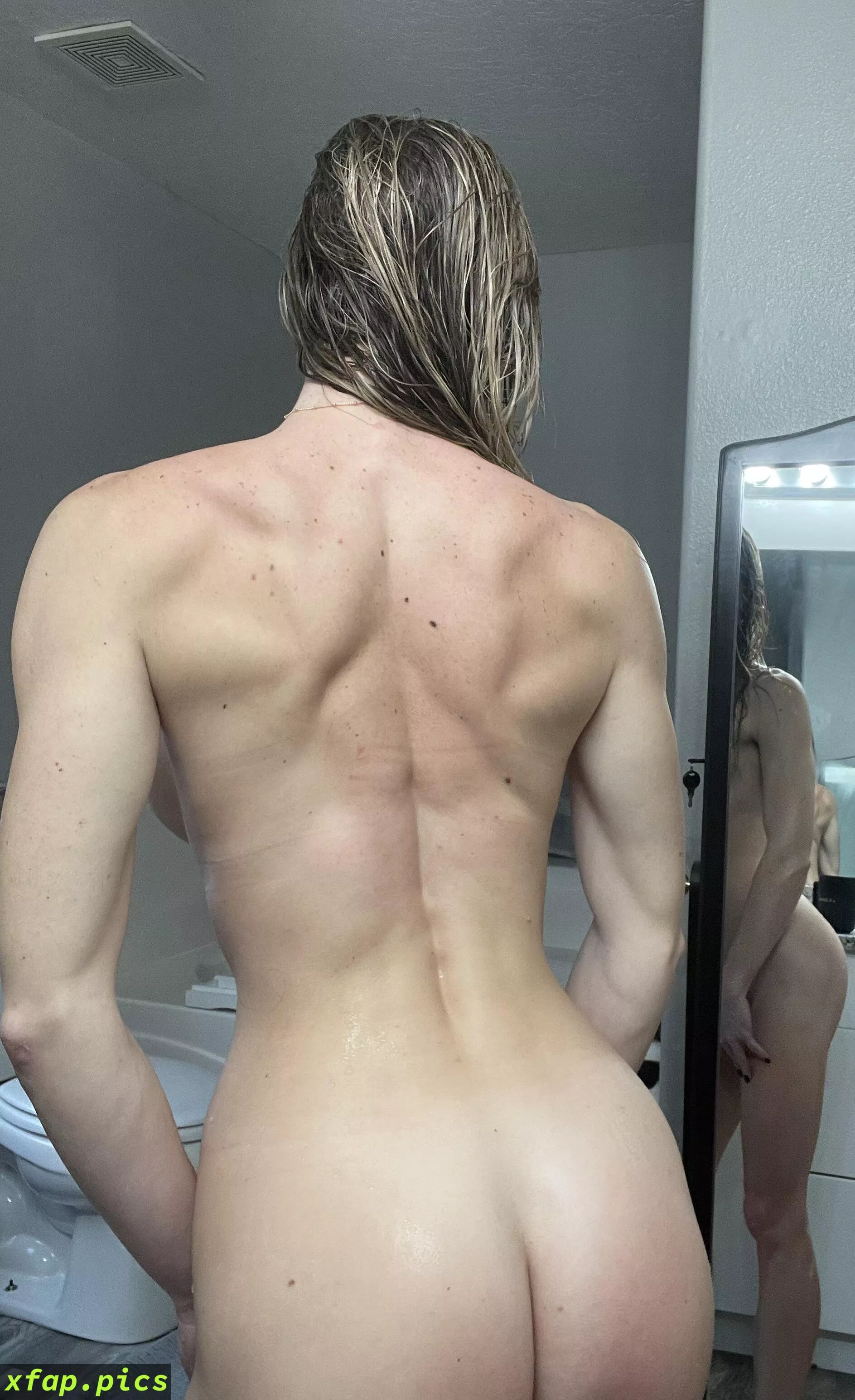 Post workout shower.. (f)