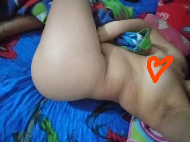 relaxing in My bed 🔥