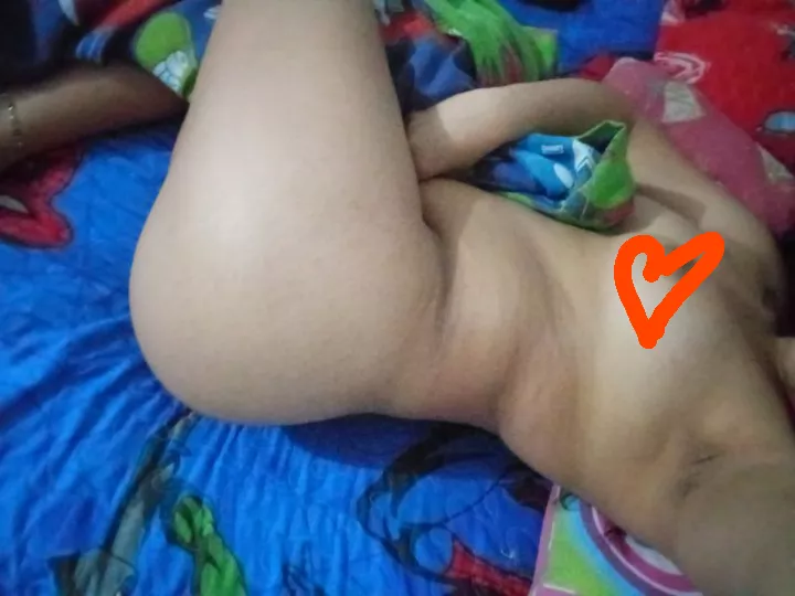 relaxing in My bed 🔥