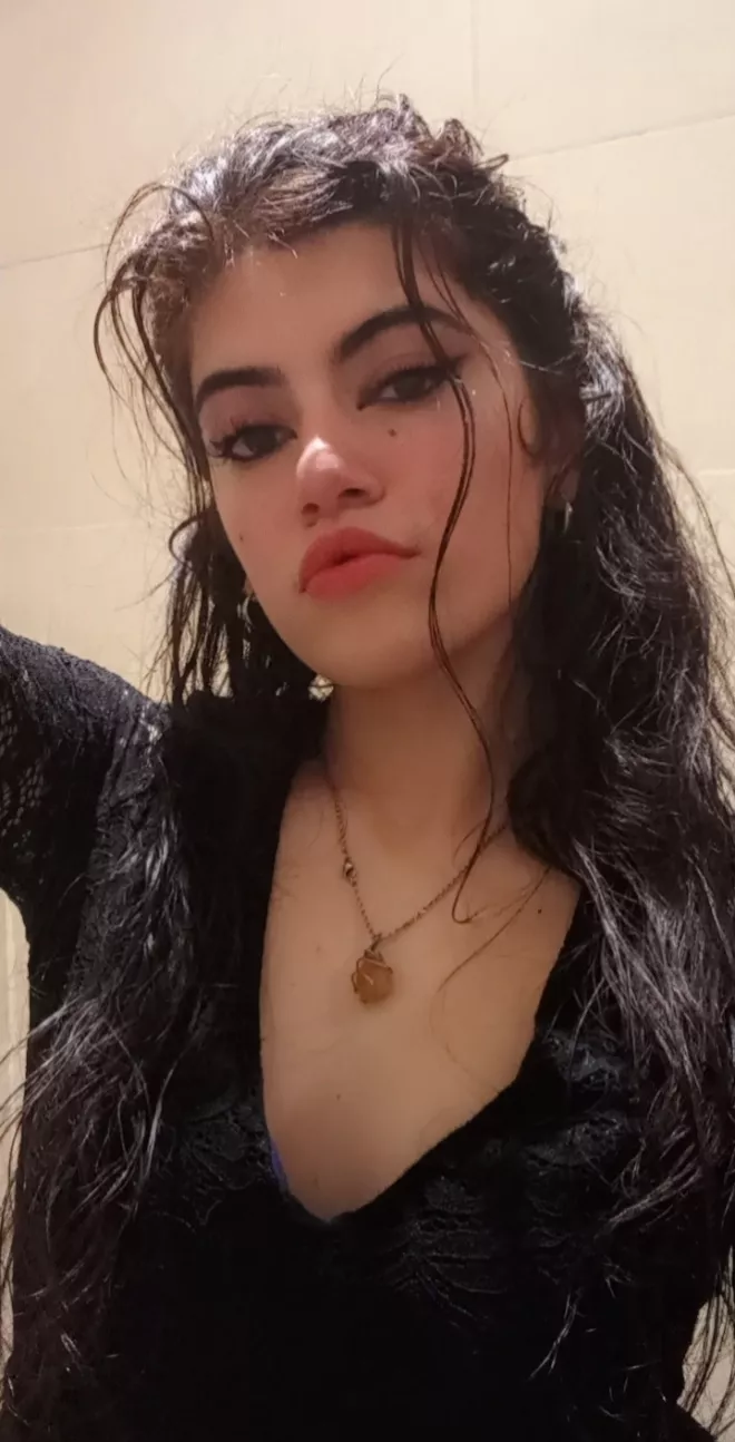 [selling] You look so pretty when you pray to Me.