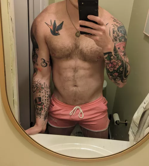 Sky's out thighs out