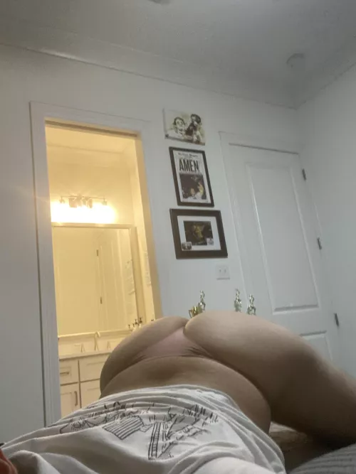 Sleeping in panties always makes dreams weird (not gay)