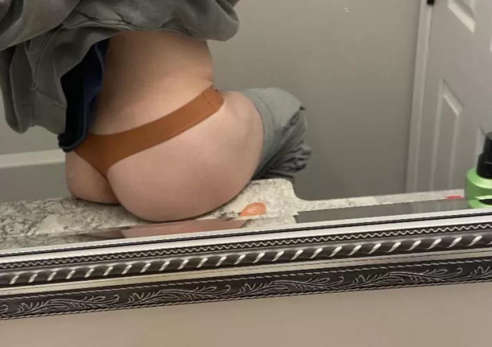 someone make me their slut 😫