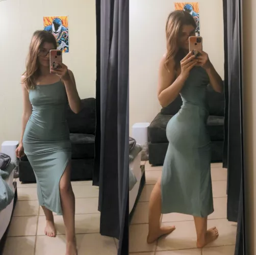 This dress really shows off my ass. [STBA]