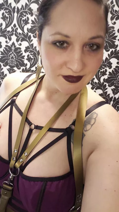Upvote if you want a Queen like me to dominate and humiliate
