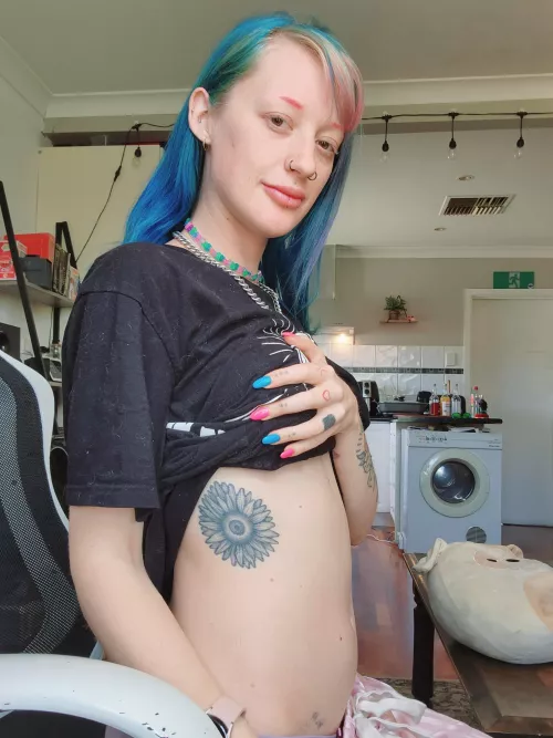 Wanna watch my bump grow?