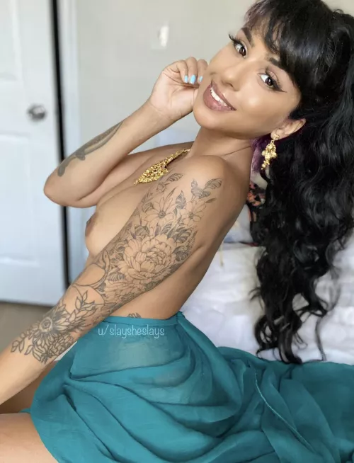 Who knew Princess Jasmine was tatted up… 😼✨
