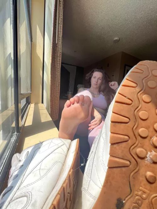 Worship your goddess foot boi