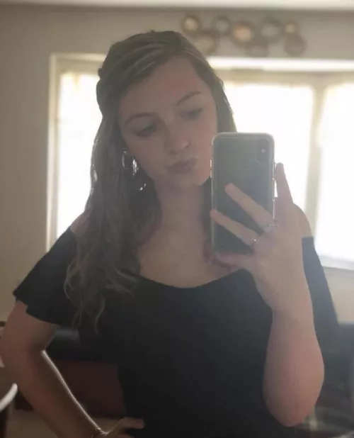 22 wife hmu for more of her