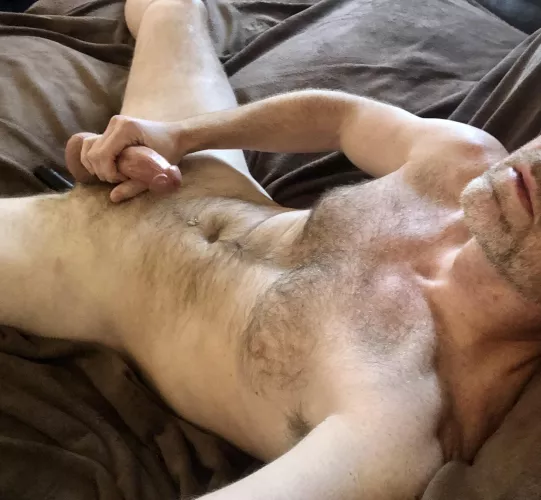 [41] Are you looking for a 6ft5 daddy?