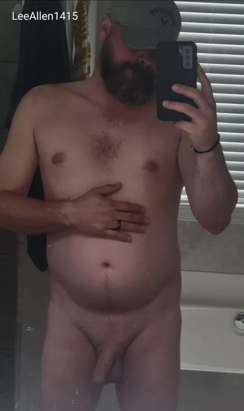 [41] Naked Selfie 🧢