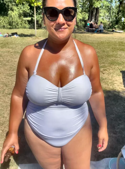 Anyone wanna fuck my fat little wife?