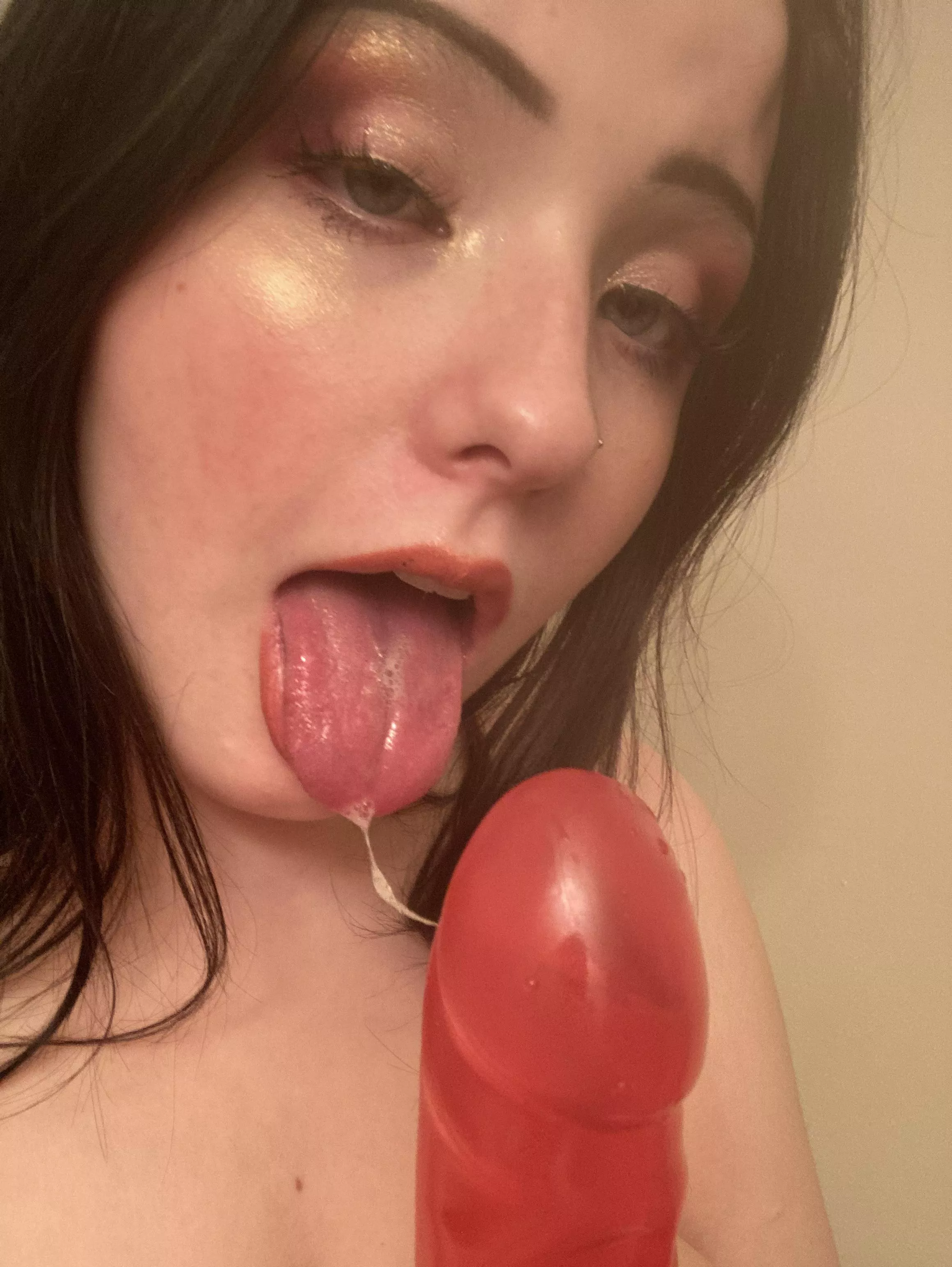 Be my first fan on Onlyfans? I just started tonight 🥰 and I’m very passionate about my work you won’t be disappointed and no PPVS!