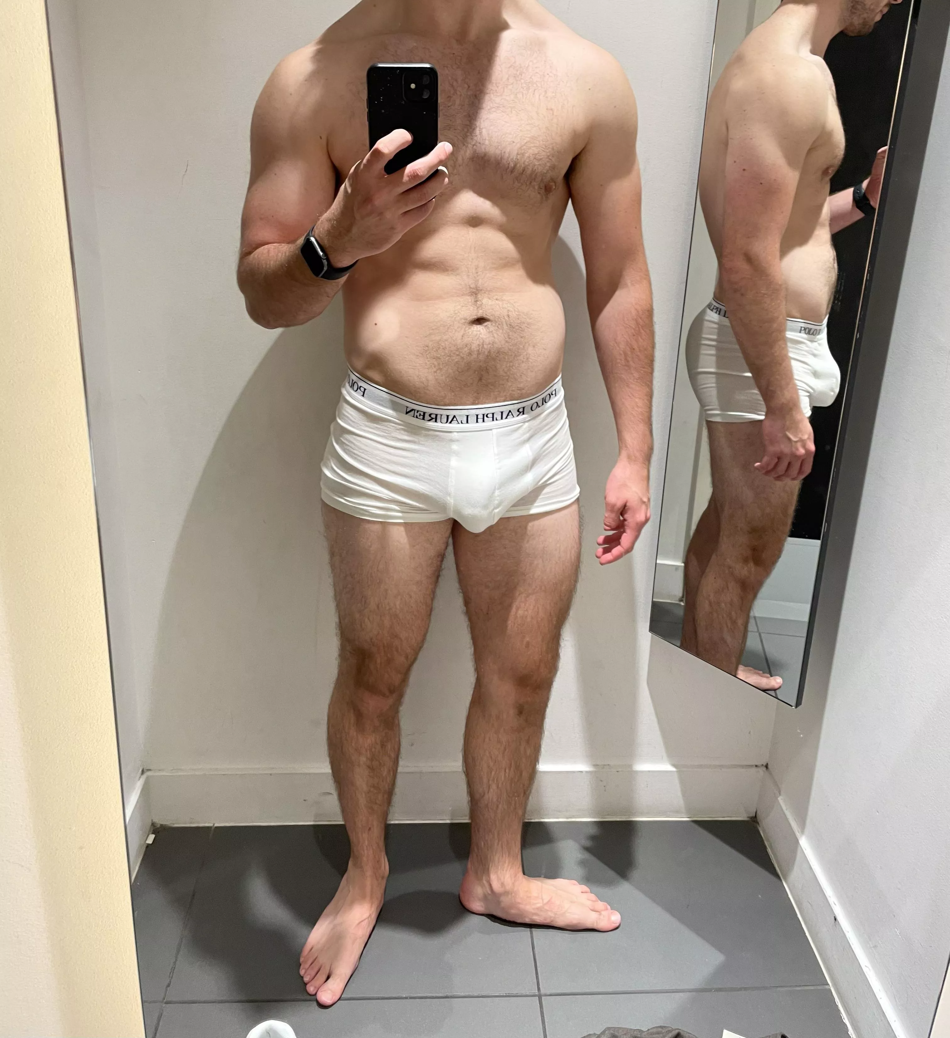 Caught a few guys checking my bulge out this morning in the gym changing room 😏