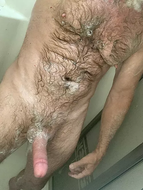 c’mon in lemme soap your backside for ya 😉