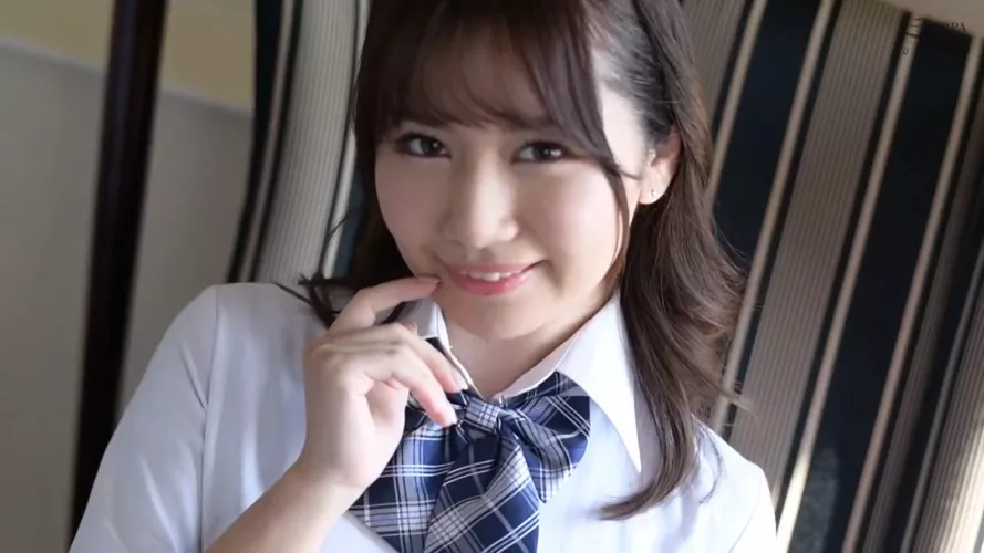 Code or name of actress please?