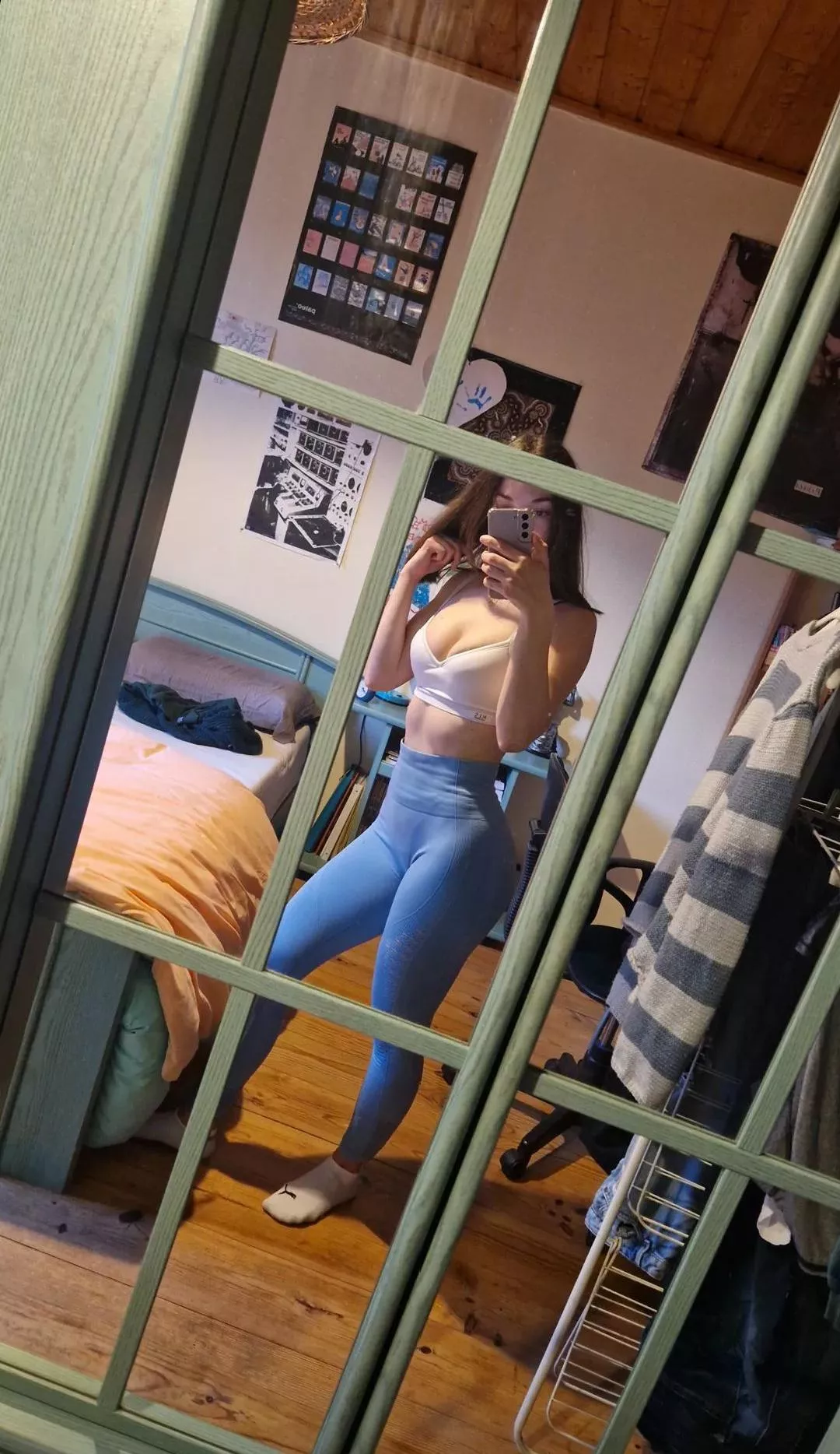 Did you stop scrolling for me ? Good boy