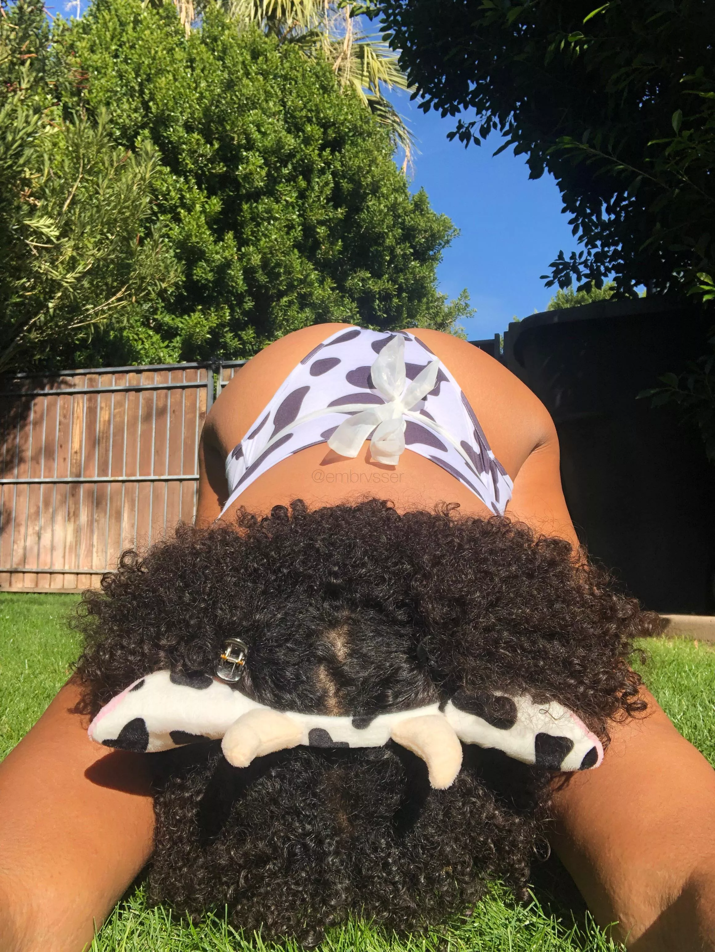 do you like to see me on all fours indoors… or outdoors?🤤🐮☀️