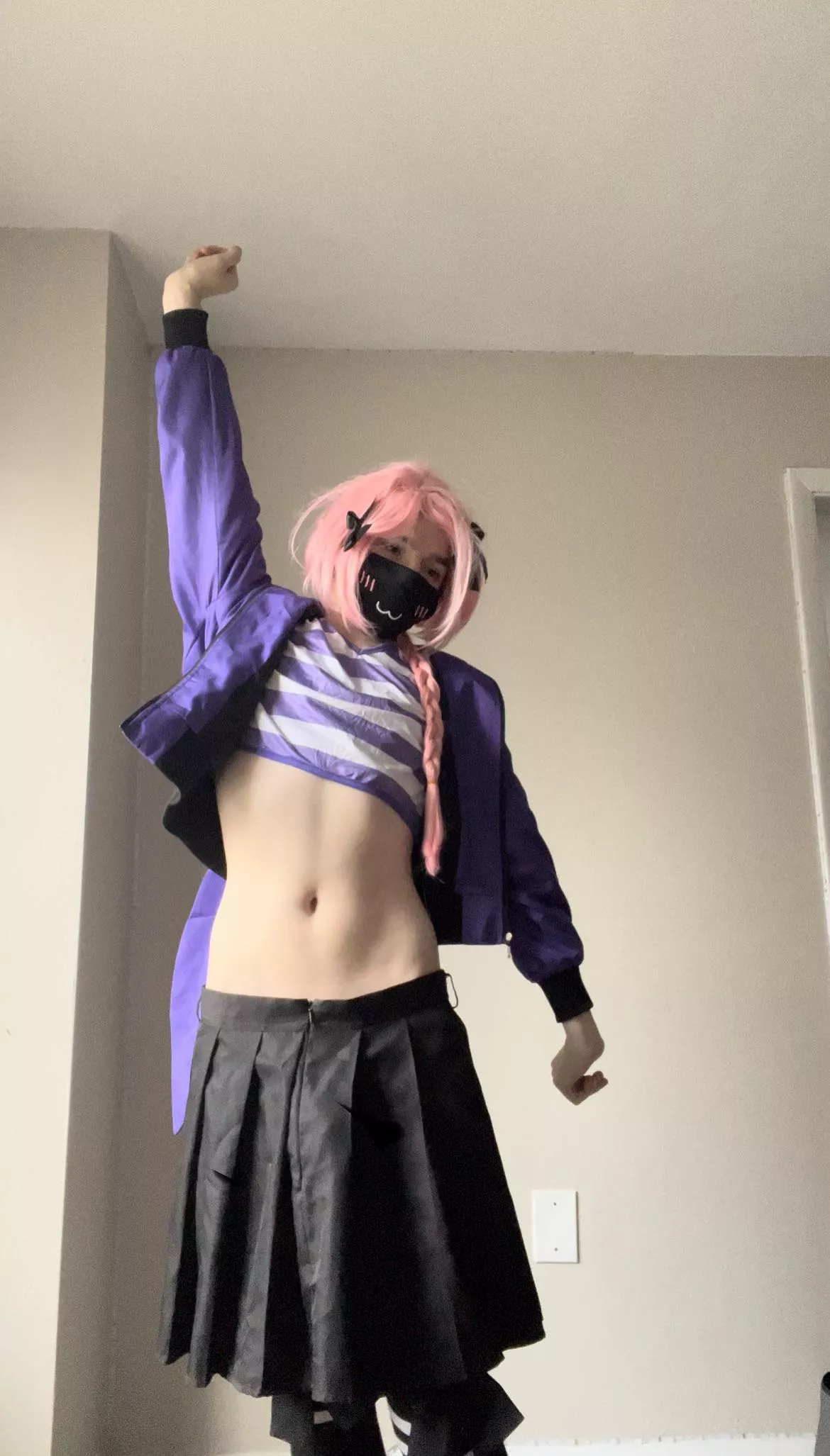 Doing my morning stretches :3