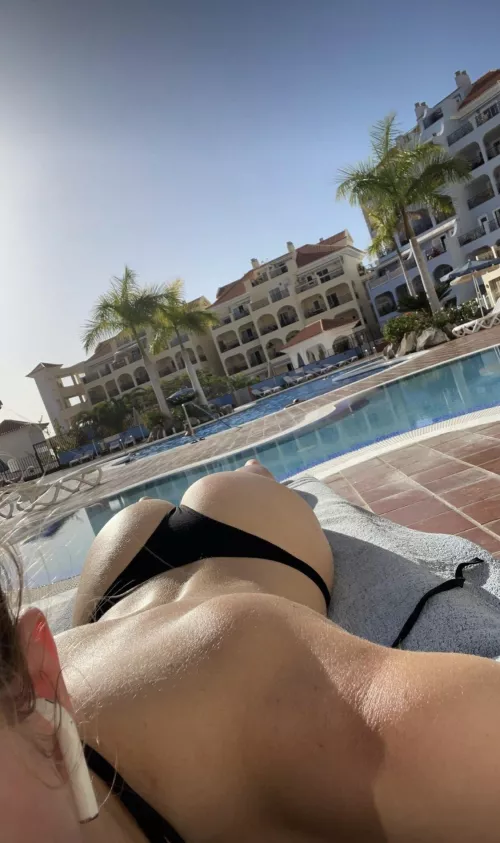 Ella Farrar 18 Leeds