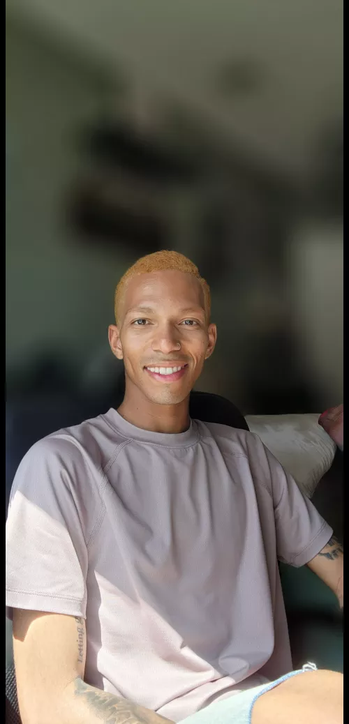 Enjoying the sun, is one of the best things I've done 😄