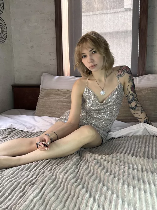 [f] I hope this dress looks good on me