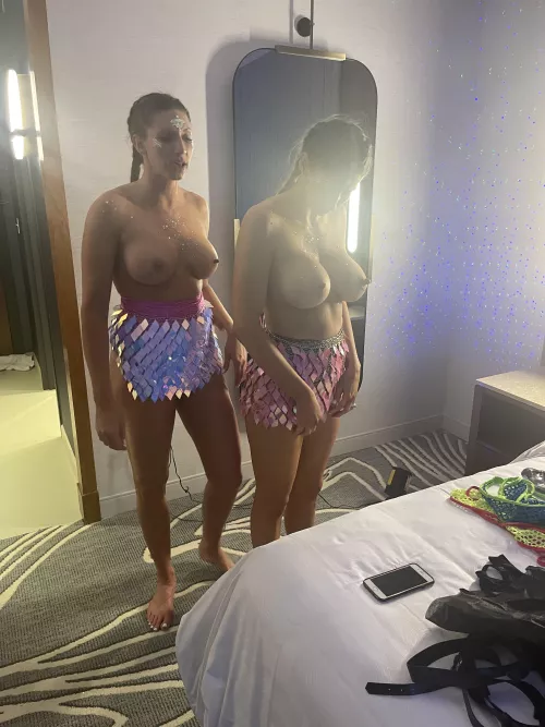 Feeling very sexy in this one! Sisters