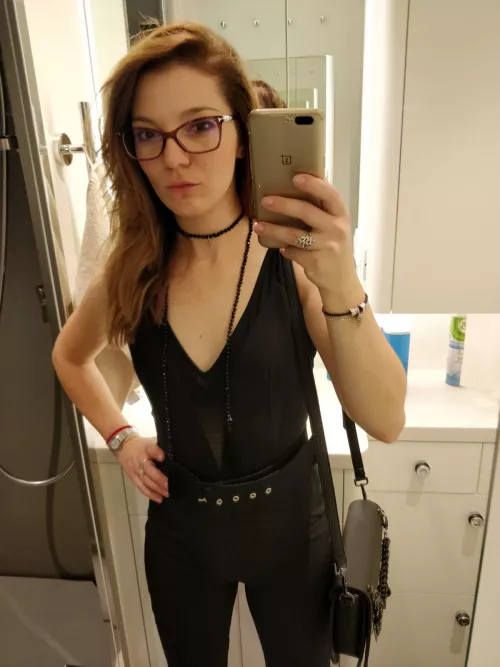 Hi. Interested to see if anyone is interested in seeing more? X