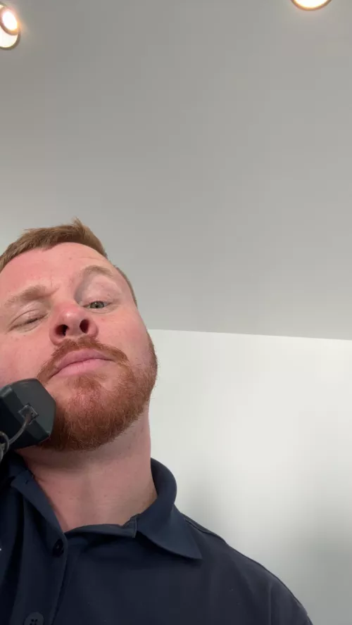 Just another day at work glad I’m hiding from the sun lol 😝 #ginger