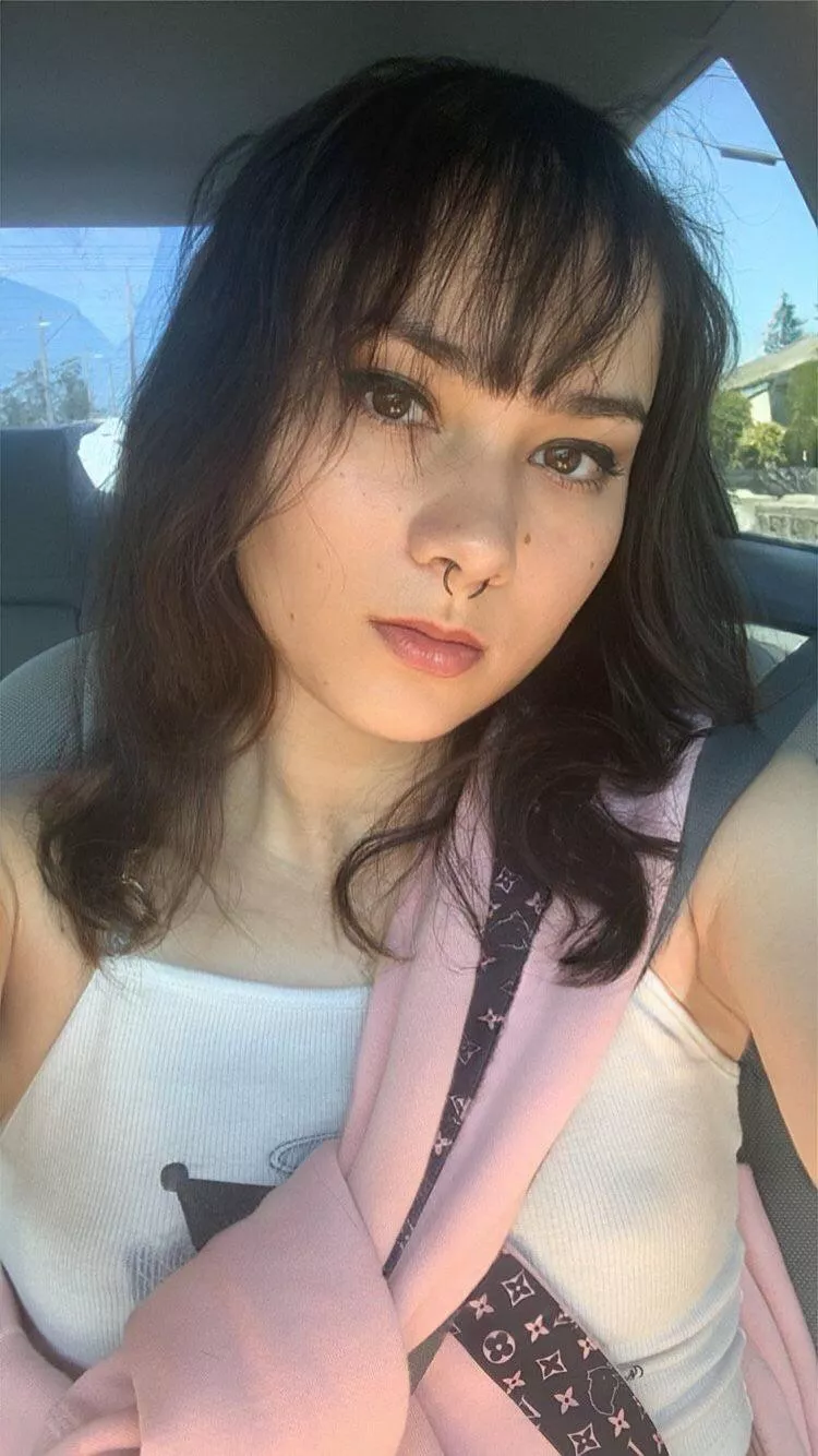 my sister helped with my makeup 😊💕