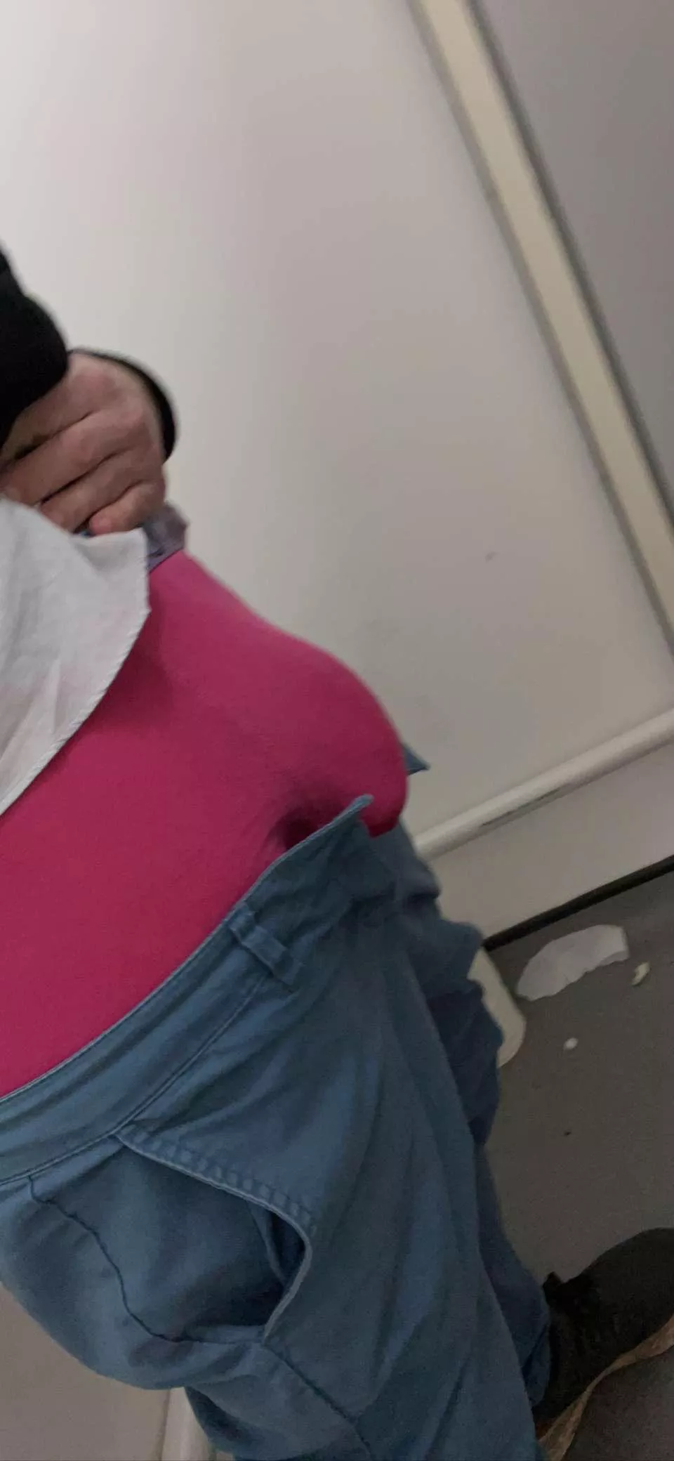 Pink always makes them wink wys?