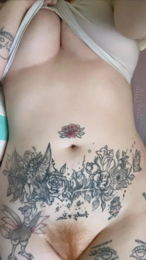 someone told me my firebush grows “tree of life” shaped and I cant unsee it.. pussy is life