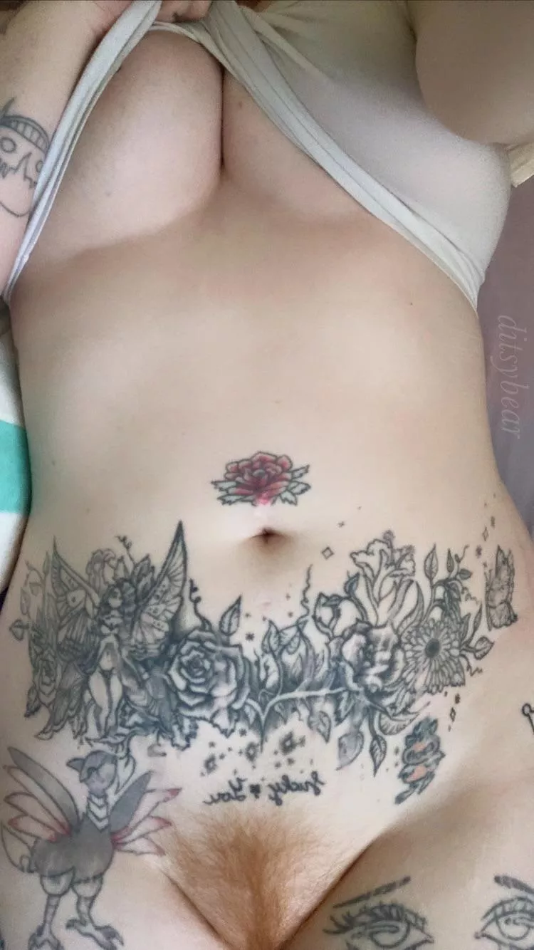 someone told me my firebush grows “tree of life” shaped and I cant unsee it.. pussy is life