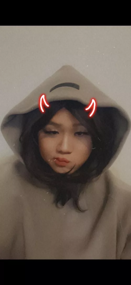 Sometimes a hoodie is all you need😝