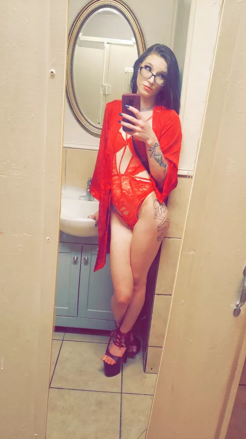 Stripper at the club, but full freak online, check out my onlyfans to see it all 😈❤