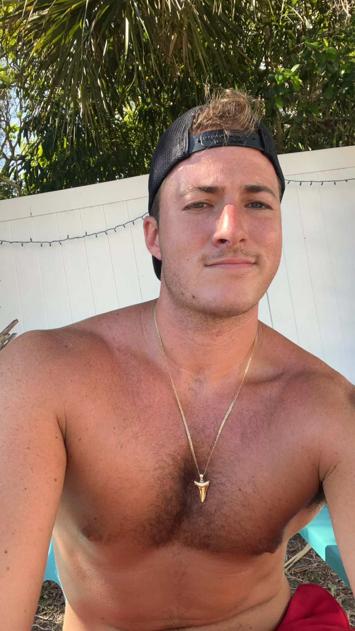 Stuck ashore today, mates. Send help and rum 🏴‍☠️🌊🌴