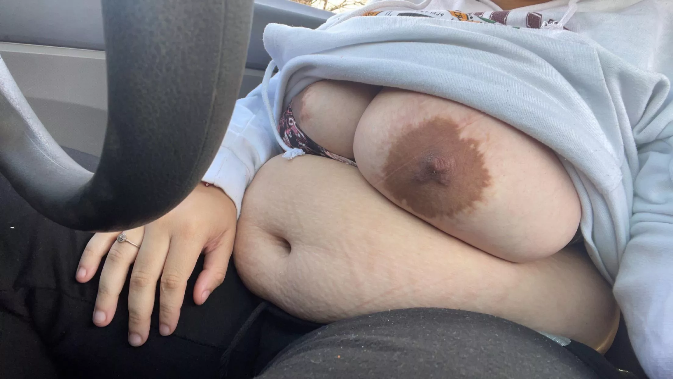 Suck my nipples while I drive 😘
