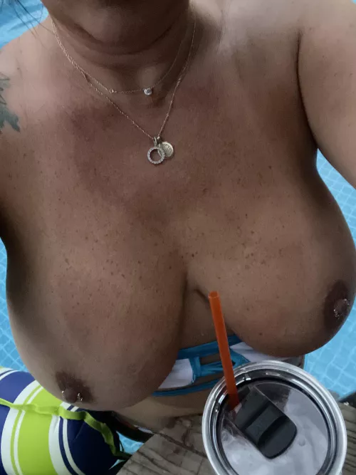 Thursday Thursday. Who wants to join me for a pool party?