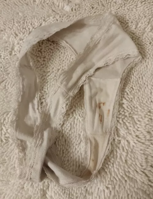 Want to take a closer look? With a magnifying glass? Or a better lens? 🔍🔍🔍 Oc