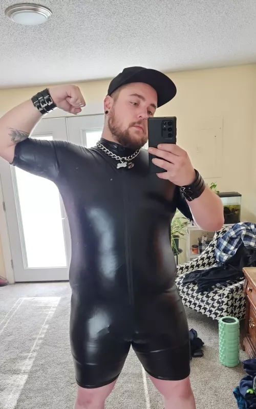 Who's coming over to play with daddy?