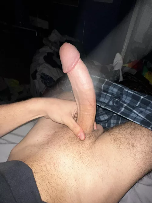 Would you let my cock fill you up 😏