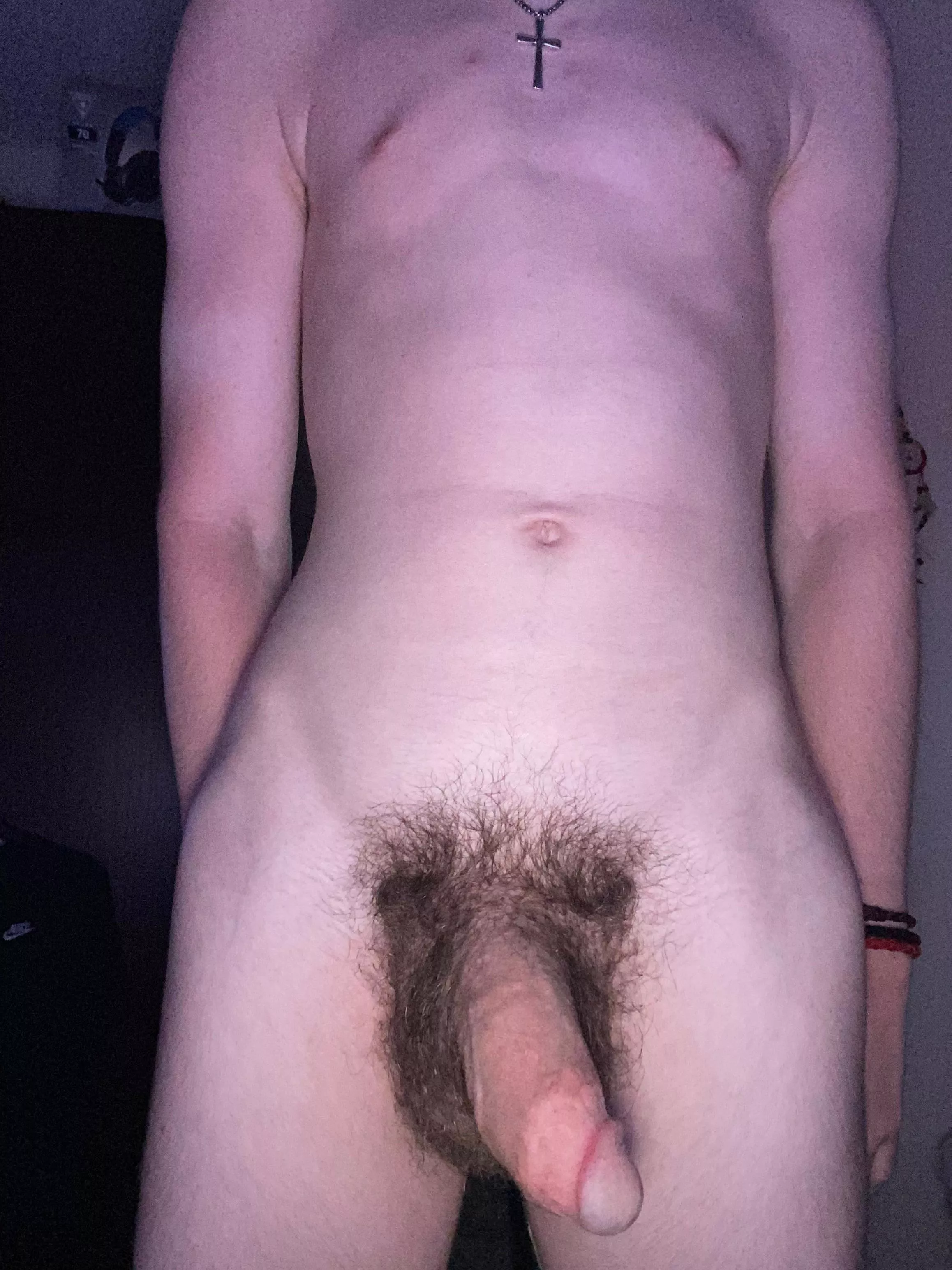 You know what they say about tall & skinny white boys 🤭