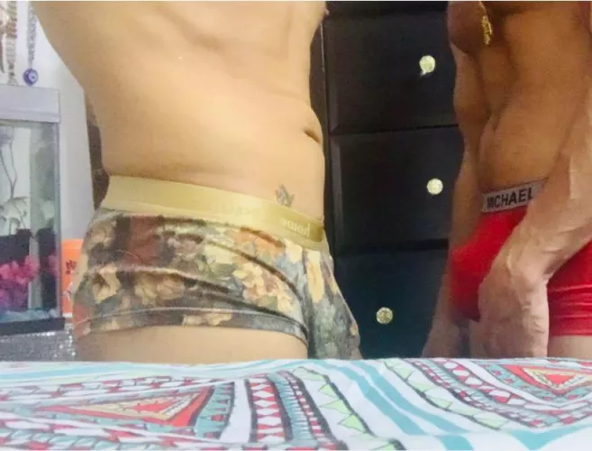 18 Arab fit smooth boy and sexy hairy muscle daddy. Looking for kinky fun. Face is a must. Add @arabkingprince