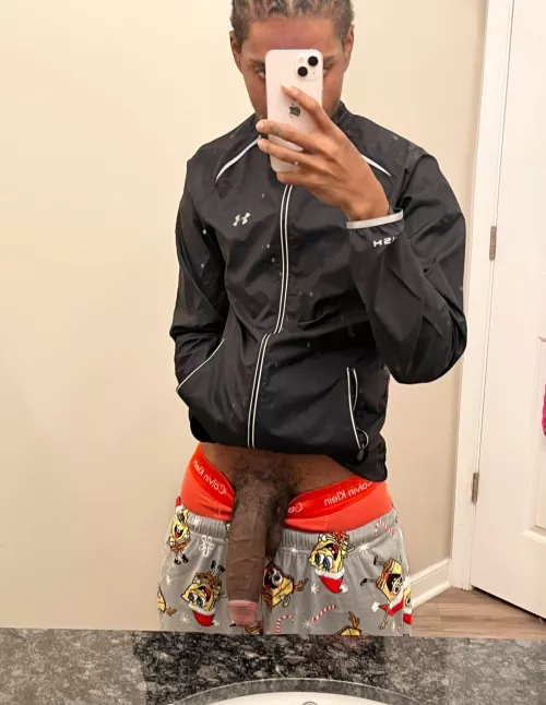 (18) locker rooms are embarrassing for me