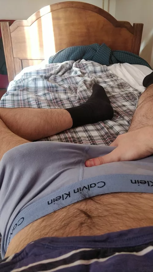 24 Italy 8inch fit hung daddy here. HMU boys. Twinks++ Giu237463